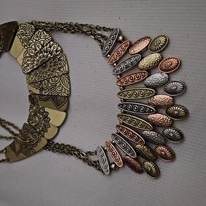2 stunning vintage necklaces